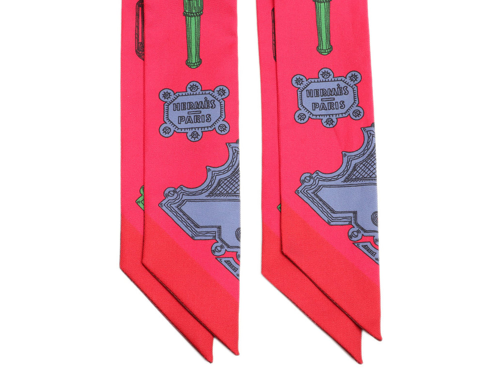 Hermès Merveilleuses Lanternes Silk Twilly Pair