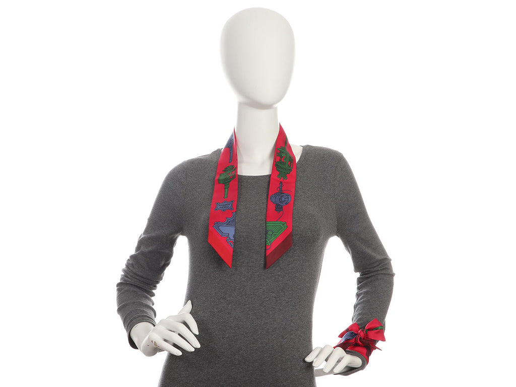 Hermès Merveilleuses Lanternes Silk Twilly Pair