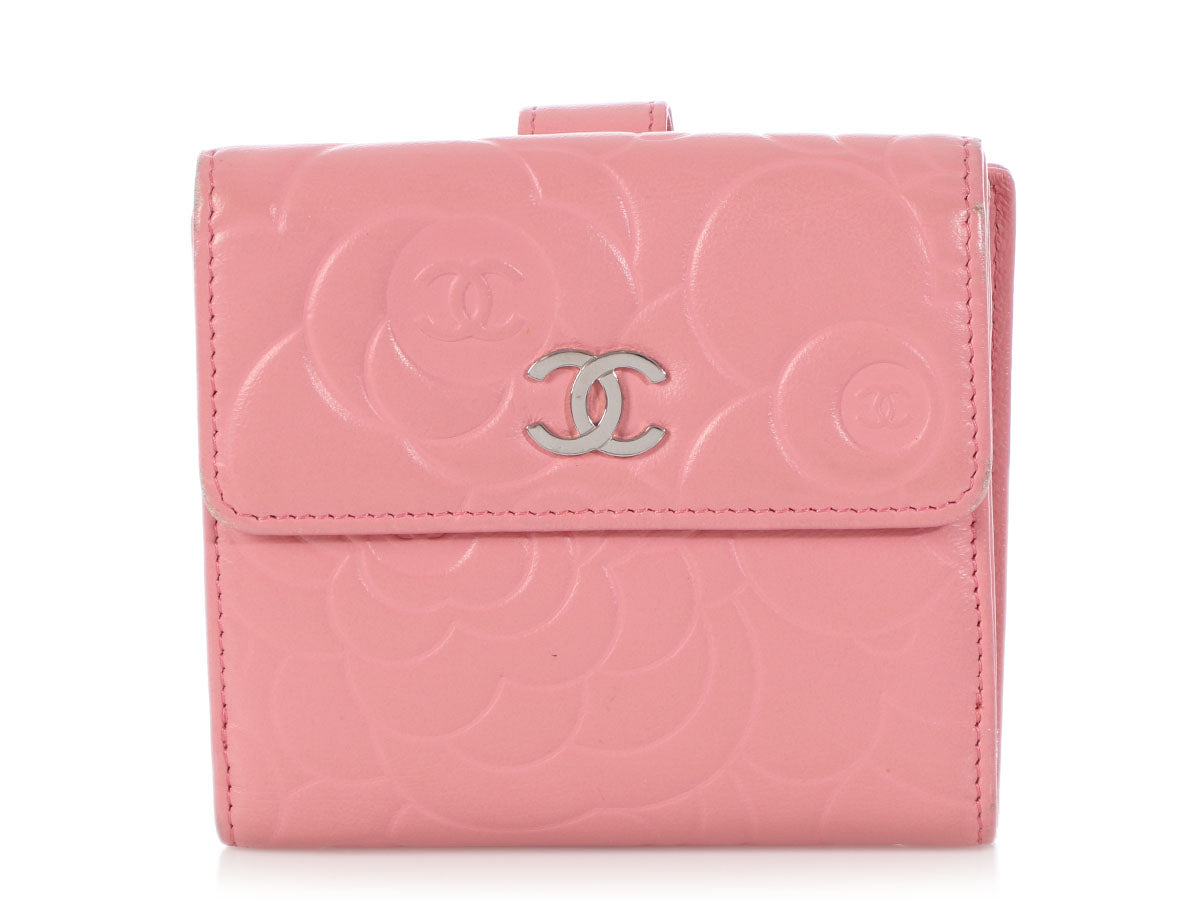 chanel black and pink wallet on